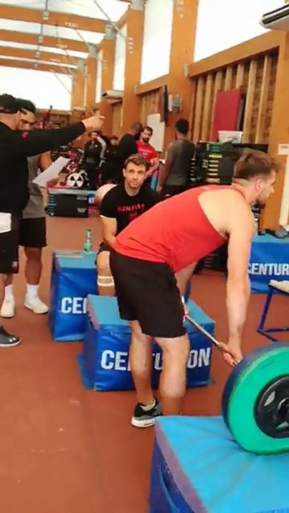 Les rugbymans du RCT en pleine séances de musculation