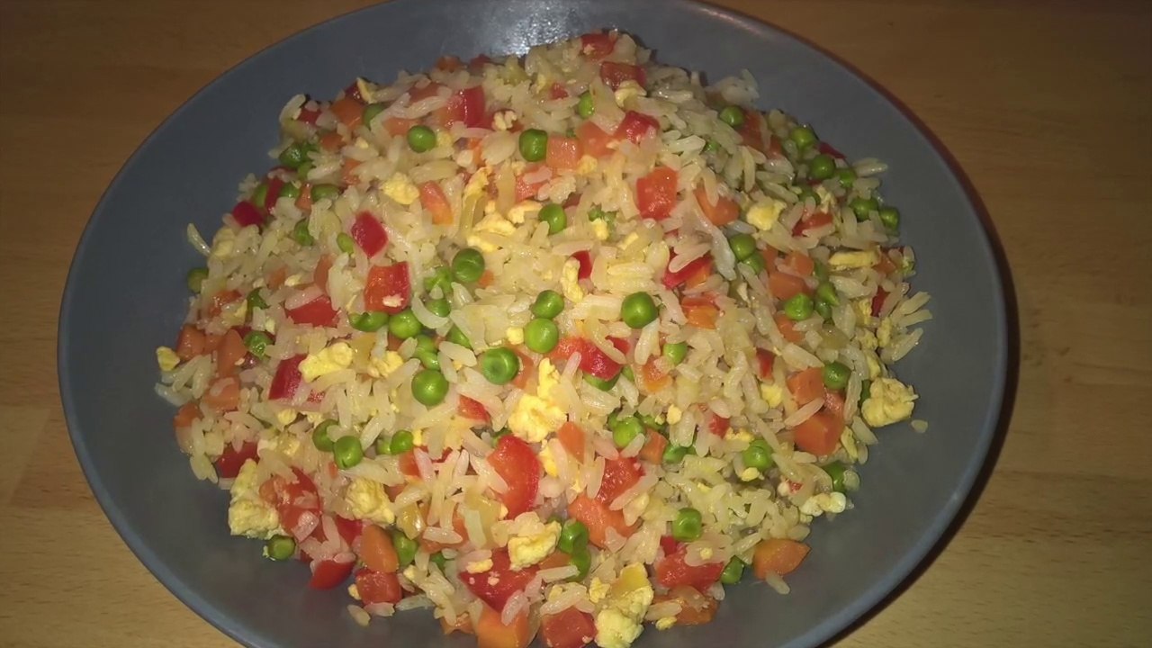 Riz Saute aux Légumes et Oeufs