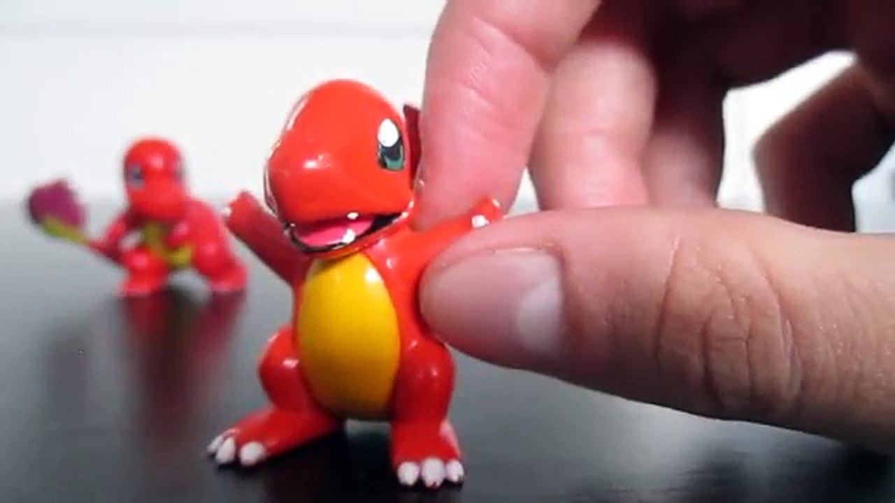 Charmander y sus evoluciones / Figuras Tomy