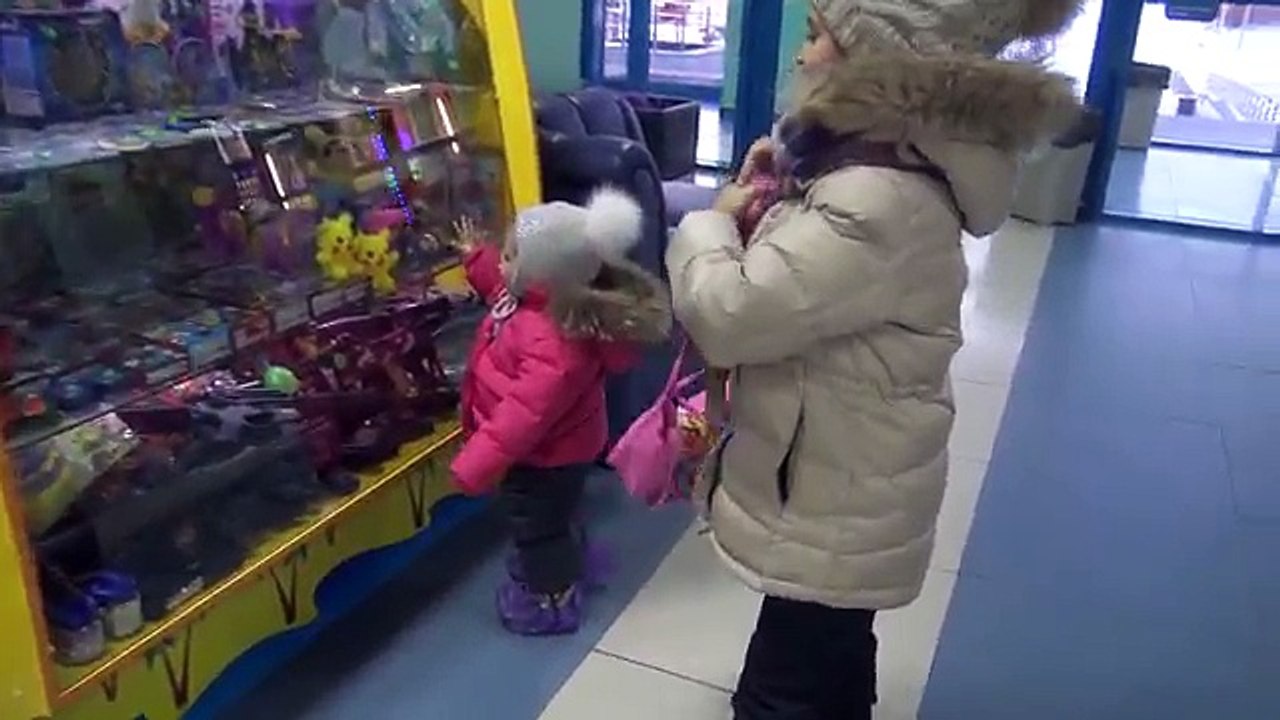 Едем в Екатеринбург в Аквапарк всей семьей // Полина первый раз в Аквапарке