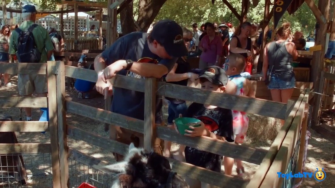 العملاق حجم الديناصورات! بارك الحارس رطل ملحمة معركة ث / ديناصور الاطفال متعة الأسرة الأنشطة في اله