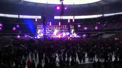 Muse - Feeling Good, Stade de France, Paris, France  6/22/2013
