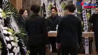 Song Joong Ki Immediately Goes to Kim Joo Hyuk's Funeral after His Wedding