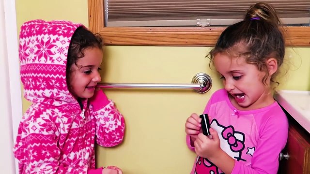 Bad Baby Dress Up Makeup Fail Real Magic Mermaids Tail vs Freak Daddy Toy Freaks World - MaddaKenz