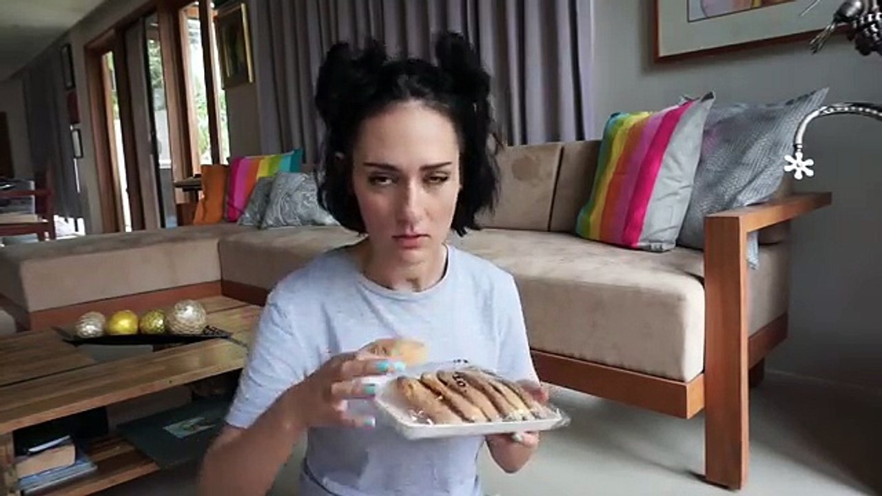 TASTE TESTING FILIPINO SNACKS | EP. 2