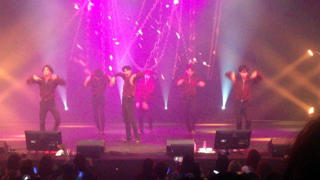 Chained Up - VIXX 171027