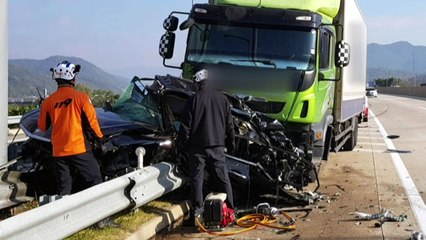 고속도로 후진하다가 추돌...60대 숨져 / YTN