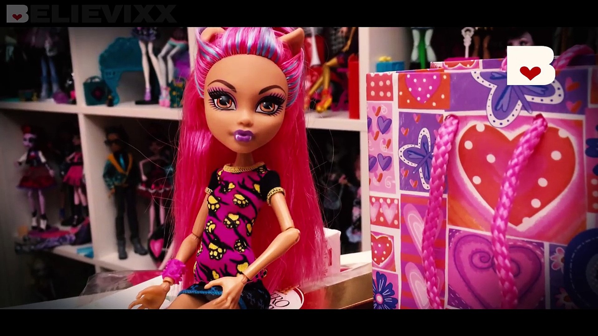 ⁣ПОДАРИЛИ МНОГО КУКОЛ ! новые куклы Монстер хай ПОДАРКИ на 8 марта Monster High Школа Монстров