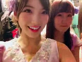 AKB48  岡田奈々+小嶋真子    急にタヌキが奈々さんの顔を掴んだ    20170818