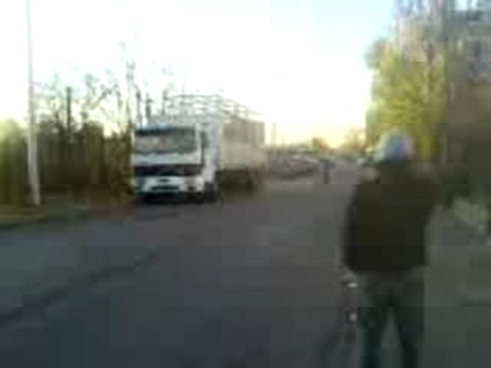 jawad en mode roue en ktm 450