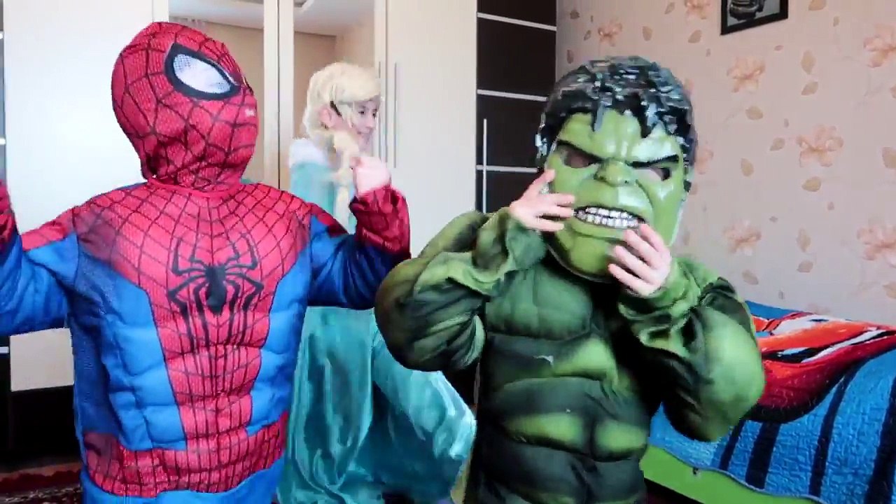 المجمدة إلسا عالقة في فون السجن كسر ث / مهرج، سبايدرمان، الأبطال الخارقين الهيكل مضحك المزح إرل