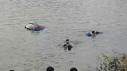 [영상] 호수에 빠진 시민, 고등학생 3명이 구했다 / YTN