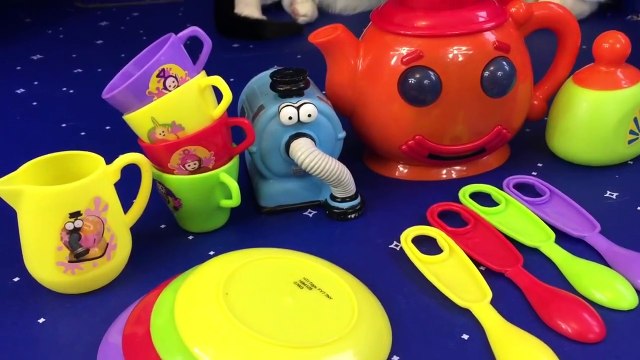 NOO NOO Toy Hosts a TELETUBBIES Tea Party with Kitty!-m7ebUB-ZtBk