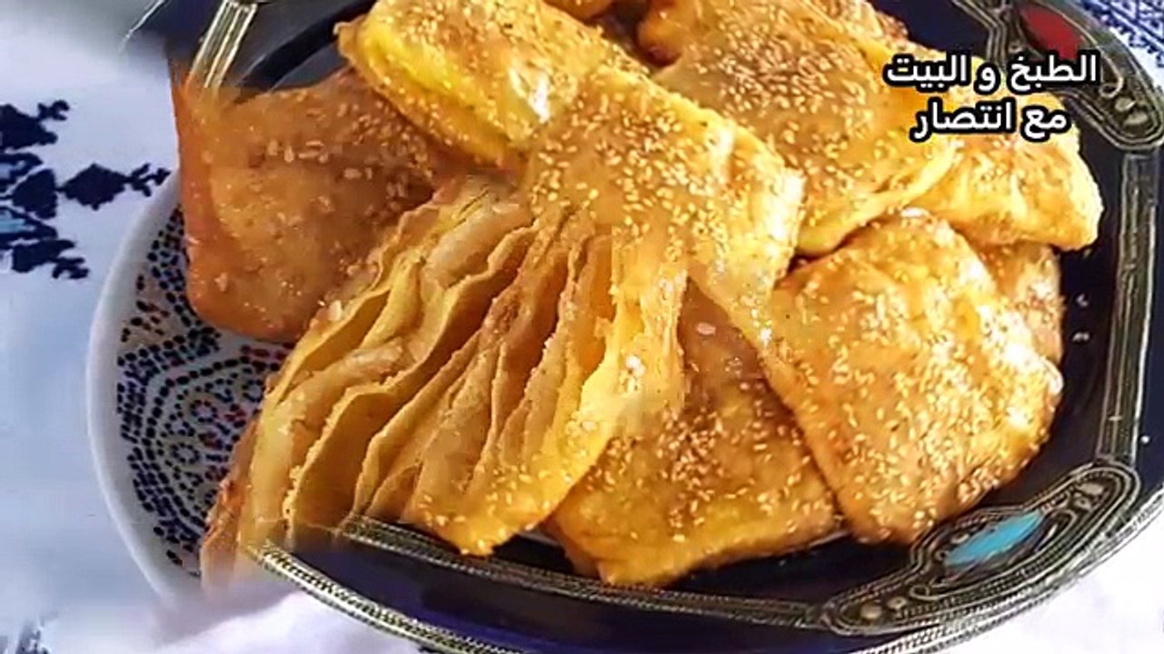 رغايف العيد معسلين و مورقين بحشوة اللوز بطريقة جد بسيطة و سهلة