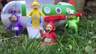 PEPPA PIG Airplane Adventure with TELETUBBIES Toys Outdoors!-gS8pGbAeNSw