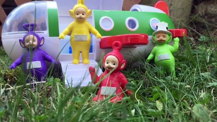 PEPPA PIG Airplane Adventure with TELETUBBIES Toys Outdoors!-gS8pGbAeNSw