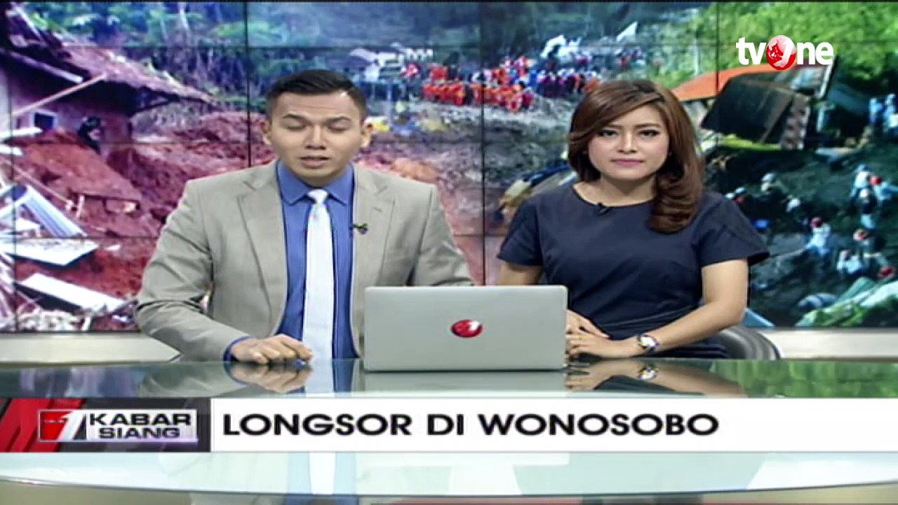 Longsor di Wonosobo, Petugas Mengerahkan Alat Berat untuk Pembersihan Material Batu dan Tanah