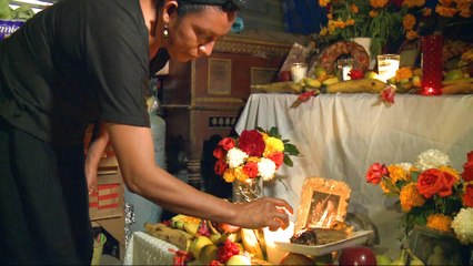 Mexico's Day of the Dead honours quake victims