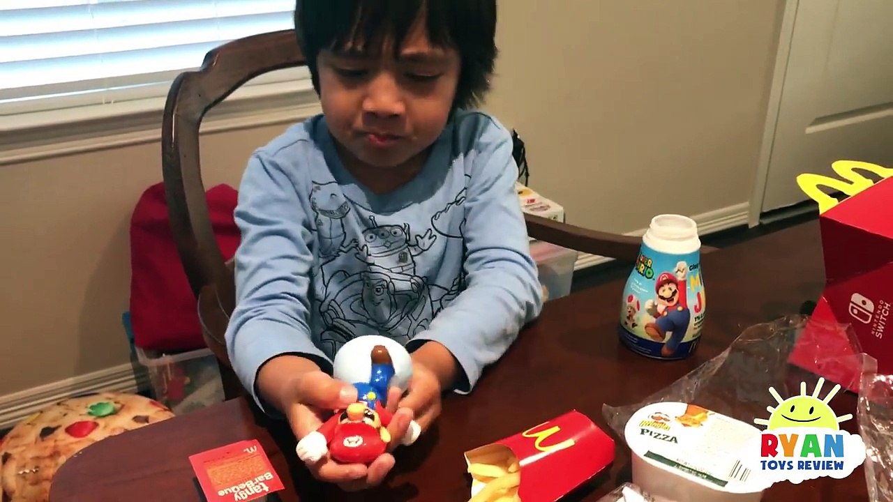 McDonalds Drive Thru Prank Bad Daddy! Power Wheels Ride On Car with GIANT Hamburger and Fries