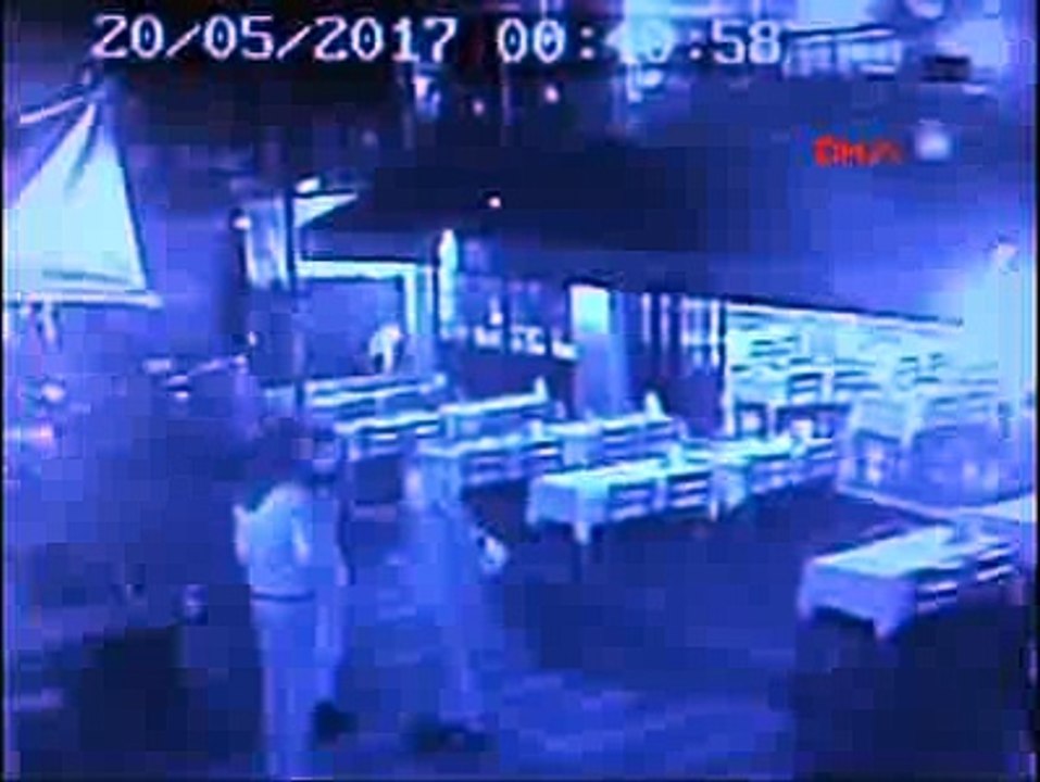 KADIKÖY'DE GENÇ KIZA TUVALETTE TECAVÜZ DAVASINDA GARSONA 10 YIL CEZA VERİLDİ