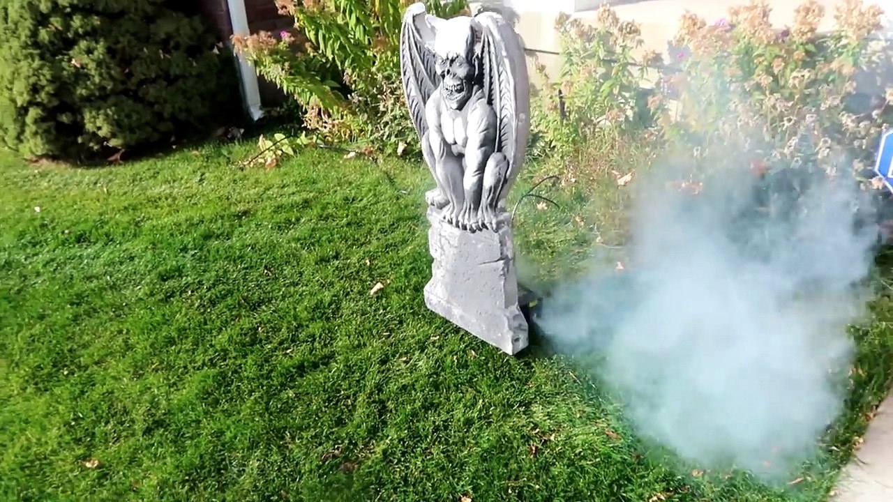 Halloween 2017 COSTUMES, HOUSE DECORATIONS And CANDY HAUL!! / That YouTub3 Family