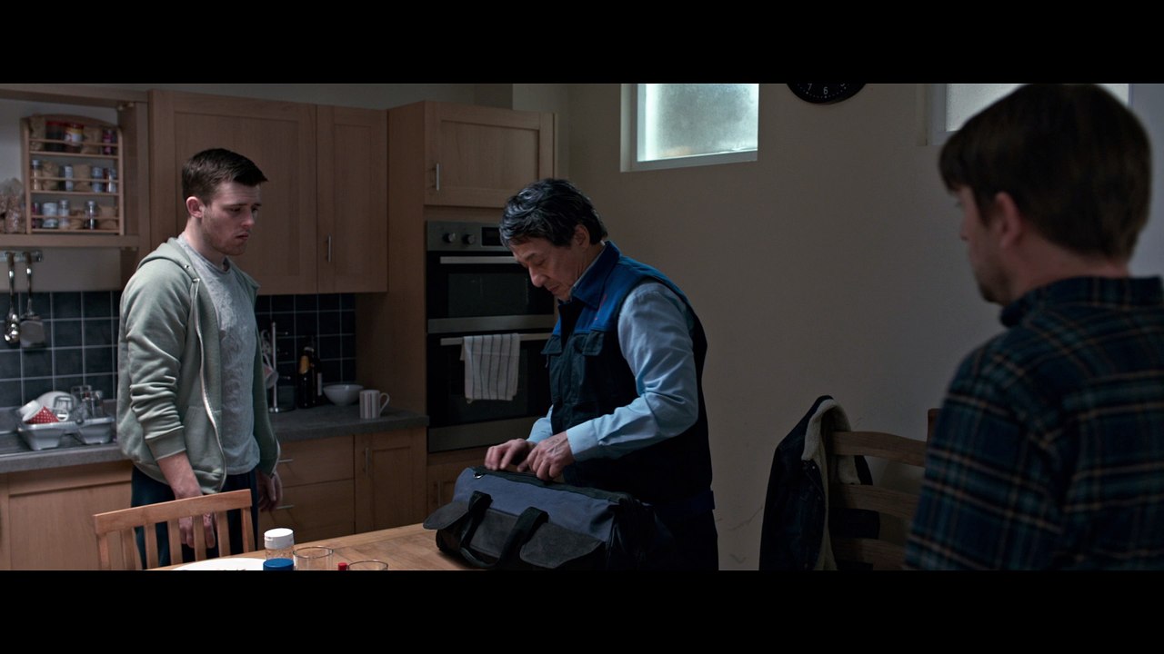 THE FOREIGNER - Extrait 6 "Ouvre la boîte - VF