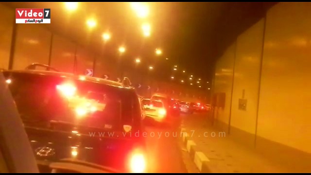 زحام مرورى بسبب سيارة ملاكى معطلة داخل نفق الأزهر