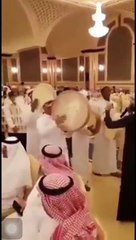 Ils offrent un iPhone 8 à tous les invités de leur mariage