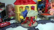 Wilson & Brewster big garage educational toys video for children
