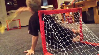 [Jake Perfect] Mini Hockey Game w/ Cade