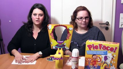 PIE FACE CHALLENGE ! - Wer bekommt die Sahne ins Gesicht geklatscht? | Hasbro Rocket Games