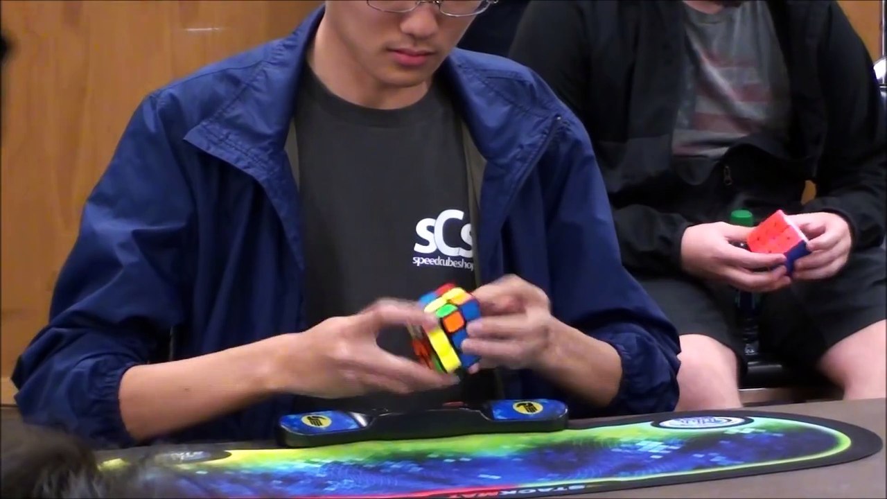 Nouveau record du monde de Rubik's Cube en 4,59 secondes