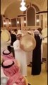 Num casamento na Arábia Saudita convidados recebem iPhone 8 como lembrança