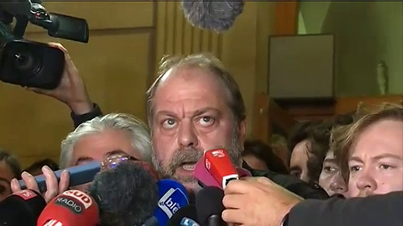 Procès Merah : l'avocat Eric Dupont-Moretti sifflé à la sortie de la salle d'audience