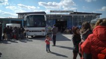 Κλείνει το προσφυγικό κέντρο των Οινοφύτων – Μεταφέρονται οι πρόσφυγες