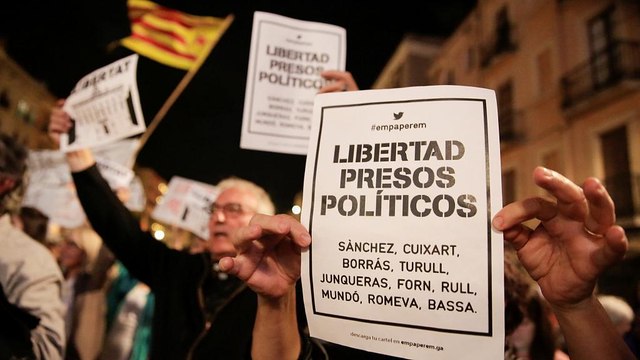 European Arrest Warrant: Can it return ousted Catalan leader to Spain?