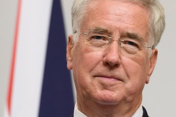 Accusé de harcèlement sexuel, le ministre de la Défense britannique démissionne