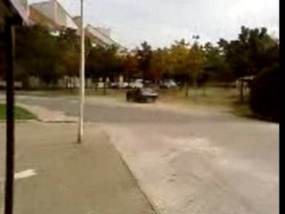 205 gti drift dans le quartier de ma camp