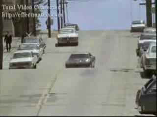 Vier de Bullit voiture mc queen poursuite parodie