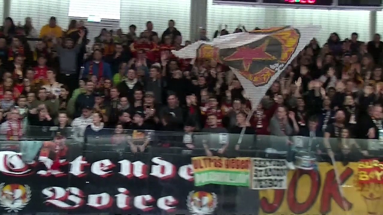 Gefeiert: Joe Lewis tanzt für die ESVK-Fans!