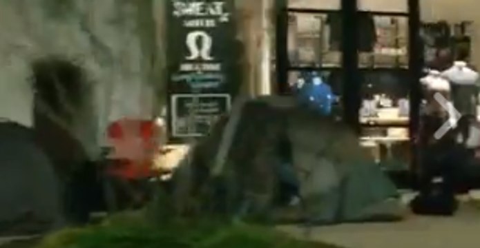 People Camp Overnight Outside Tennessee Apple Store for New iPhone