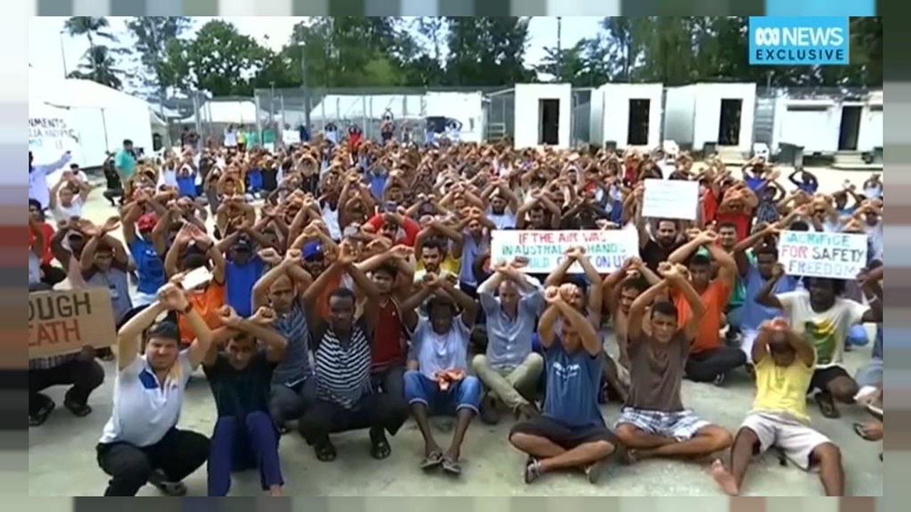 New Zealand offer to take 150 refugees from Papua New Guinea camp