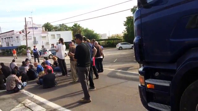 Protestors block highway over jailing of Catalan ministers