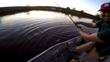 I HOOKED MYSELF!!! - Pond Hopping for Fall Bass FAIL!!!