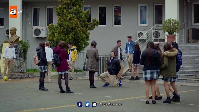 Kırgın Çiçekler 78.Bölüm - Mert, Meral’den özür diliyor!