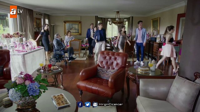 Meral’in doğum günü hediyeleri! - Kırgın Çiçekler 85.Bölüm