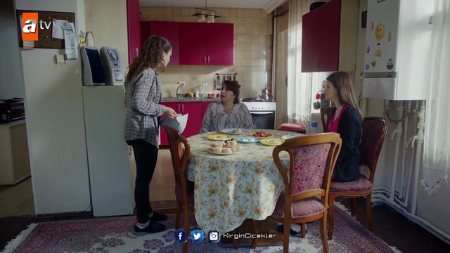Songül, paraları yiyen Zehra’dan hesap soruyor! - Kırgın Çiçekler 85.Bölüm