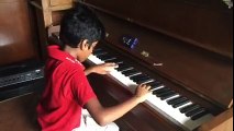 Un garçons de 10 ans interprète du Chopin au piano... les yeux bandés !