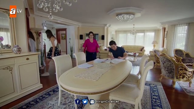 Zehra’dan kurtulmak isteyen Meral! - Kırgın Çiçekler 88.Bölüm (Sezon Finali)