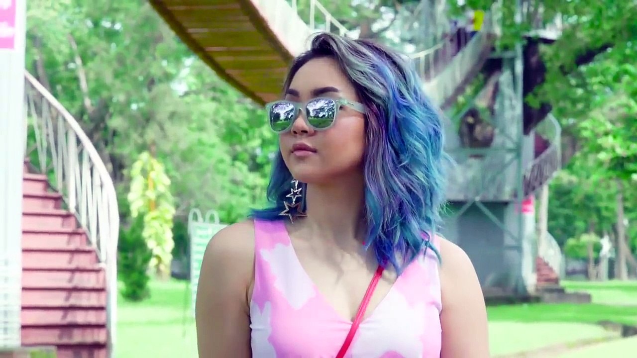 ေနျခည့္ရဲ႕ အခု video ေလးက ပံုမွန္ Makeup Tutorials ေတြမဟုတ္ပဲ OOTD Lookbook video ေလးတစ္ခုျဖစ္ပါတယ္